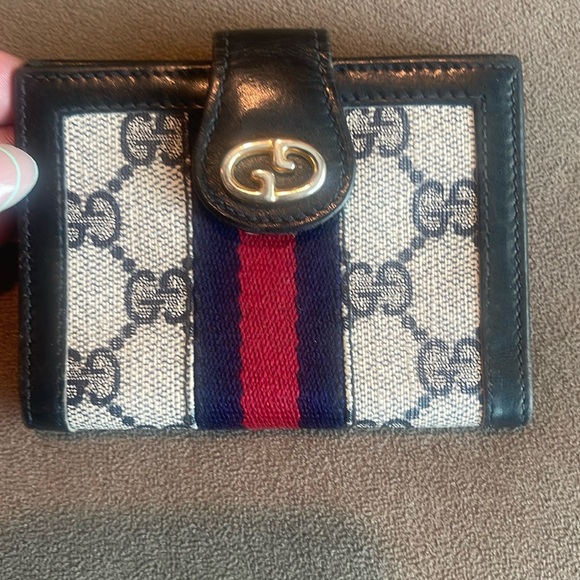 Gucci Handbags - Gucci Card Holder